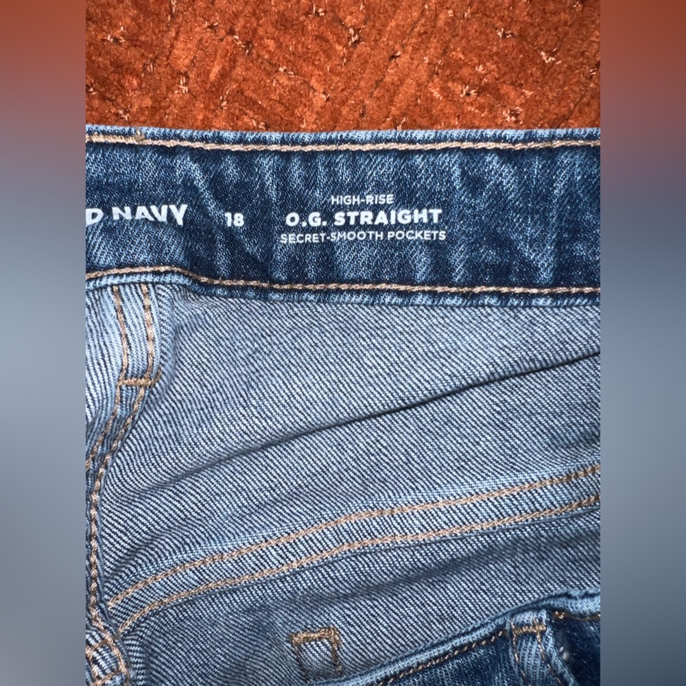 Old Navy OG Straight High Rise - Picture 3 of 3